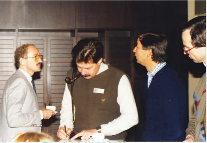 Thoneick, Butz, Bröcker und Ahlers im Boxensaal des Karl-Häupl-Instituts